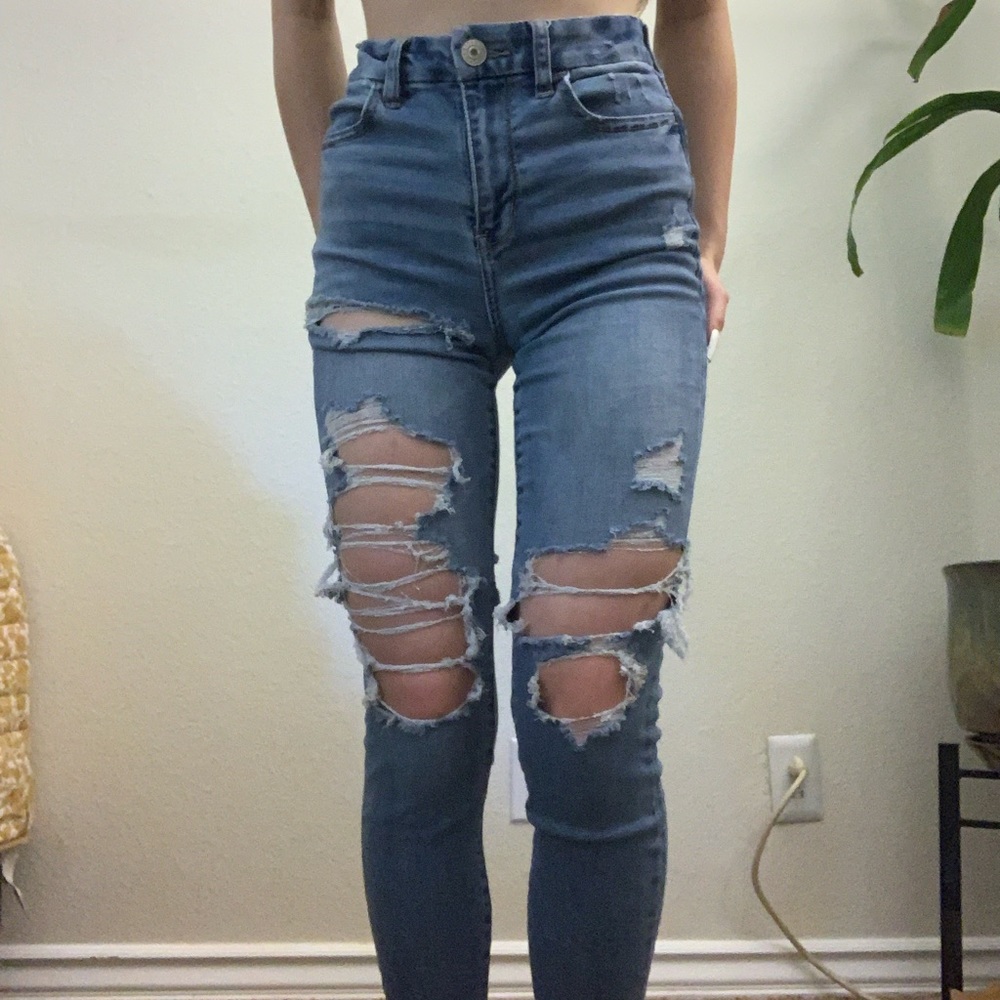 American Eagle Ripped Jeans - Picture 2 of 9